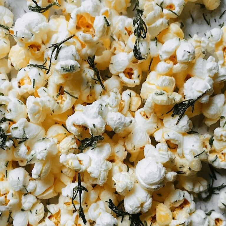 Dill Pickle Popcorn – Quick, Tasty Snack for Movie Nights Recipe